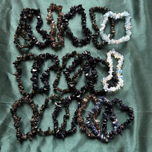 Load image into Gallery viewer, 18x mixed crystal chip bracelets