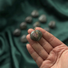 Load image into Gallery viewer, Mini Sunset Labradorite Hearts
