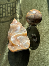 Load image into Gallery viewer, rebecca32marshall
