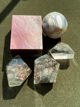 Load image into Gallery viewer, Dee.pils
