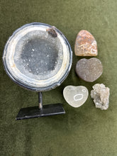 Load image into Gallery viewer, artistonthebrink
