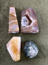 Load image into Gallery viewer, ailysiaburtenshawbarton
